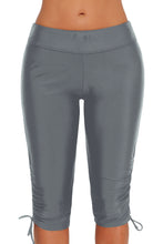 Load image into Gallery viewer, Gray Plus Size Crop Leggings
